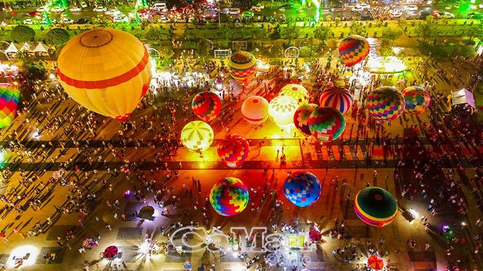 Lễ hội Khinh khí cầu tạo điểm nhấn đặc biệt, góp phần lan tỏa hình ảnh Cà Mau đang vươn mình, sẵn sàng cùng đất nước bước vào kỷ nguyên mới.
