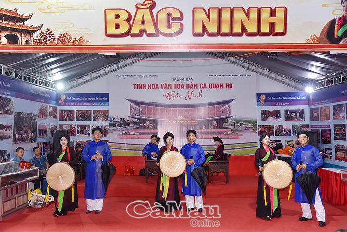 Di sản Dân ca Quan họ với những câu hát giao duyên đằm thắm, mượt mà của Bắc Ninh chinh phục khán giả phương Nam.
