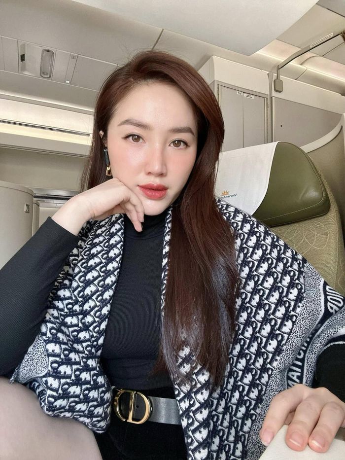 Cô nàng ngày càng trẻ trung, xinh đẹp.