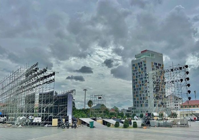  Công tác chuẩn bị cho Lễ bế mạc Lễ hội Sầu riêng Đắk Lắk 2026 đang được khẩn trương triển khai tại Quảng trường Phú Yên, phường Tuy Hòa, sẵn sàng cho chương trình diễn ra vào tối 2/9. 