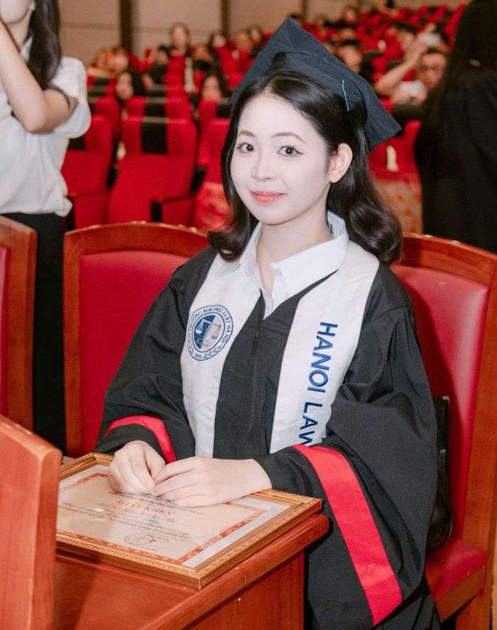 Hà Thị Thanh Xuân - tân Thủ khoa ngành Luật - Đại học Luật Hà Nội.