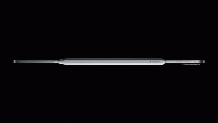 Apple Pencil Pro gắn từ tính trên cạnh iPad, minh họa cho ý tưởng thử nghiệm bút cảm ứng dành cho iPhone Ultra màn hình gập. (Ảnh: MacRumor)