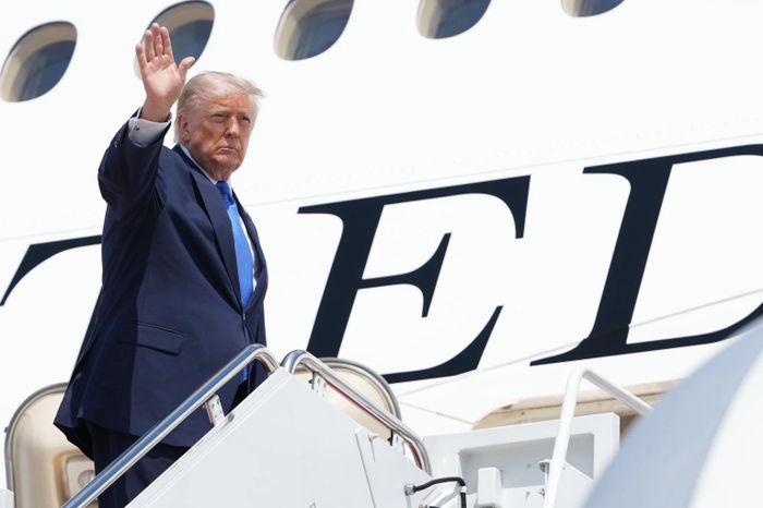 Tổng thống Mỹ Donald Trump khẳng định Washington sẽ đáp trả cứng rắn sau cuộc tấn công của Iran. (Ảnh: AP)