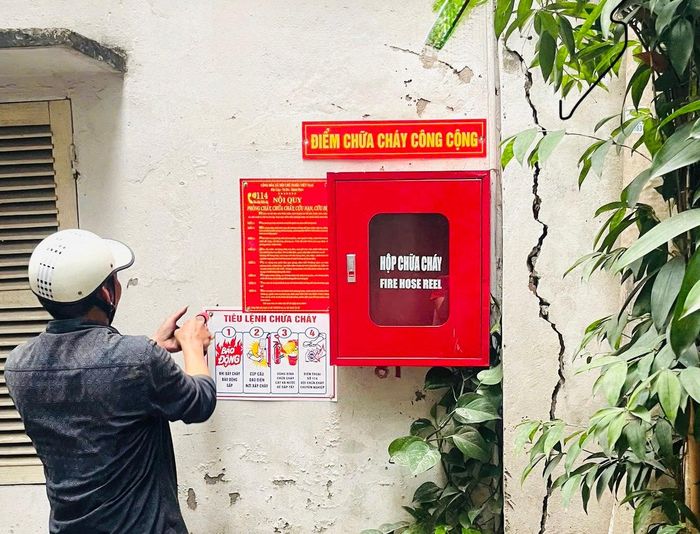 Phường Kim Liên đẩy mạnh mở rộng mạng lưới các điểm chữa cháy công cộng tại các khu dân cư trên địa bàn. Ảnh: PV