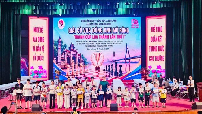 Ngày 30-8, Giải vô địch cờ vua xã Đông Anh mở rộng lần thứ nhất năm 2026 diễn ra với sự tham gia của đông đảo thanh thiếu niên. Ảnh: Xã Đông Anh