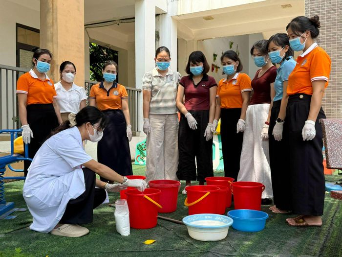 Tích cực phòng chống dịch sốt xuất huyết tại cơ sở. Ảnh: Thắng Đạt
