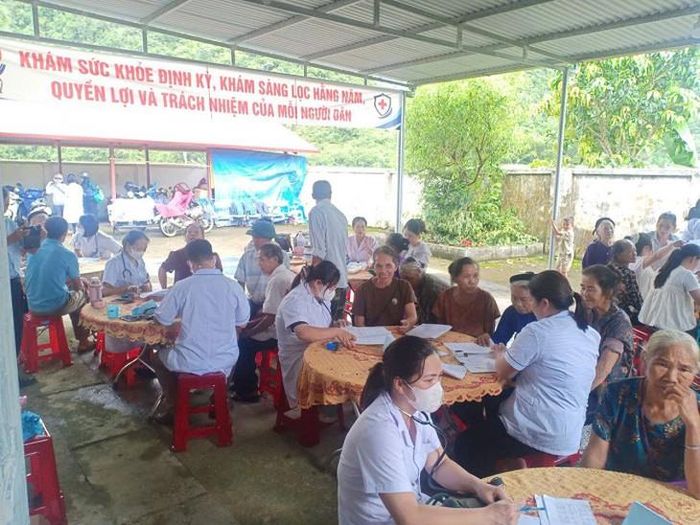 Người cao tuổi là đối tượng ưu tiên khám sức khỏe theo Nghị quyết số 72-NQ/TW. Ảnh: ĐT