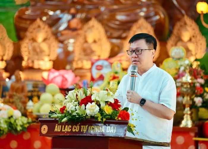 Đồng chí Lê Quốc Minh, Ủy viên Ban Chấp hành Trung ương Đảng, Tổng Biên tập Báo Nhân Dân, Phó Trưởng ban Tuyên giáo Trung ương, Chủ tịch Hội Nhà báo Việt Nam phát biểu tại buổi lễ. Ảnh: V.K.