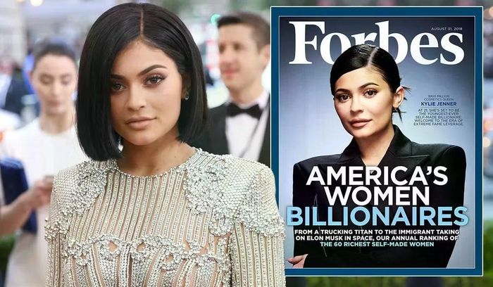  Kylie từng được Forbes vinh danh là “Tỷ phú tự thân trẻ nhất thế giới”. 