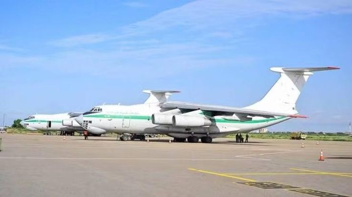 Đồng thời tuyên bố chính thức của Algeria không mô tả hoạt động này là việc sử dụng máy bay cho mục đích chiến đấu và không chứa thông tin về việc chúng thực hiện vai trò tấn công.