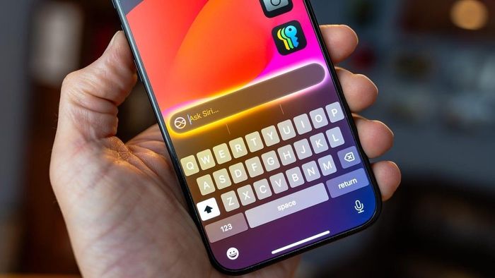  Apple đứng trước áp lực tìm động lực tăng trưởng mới khi cuộc đua AI ngày càng nóng. Ảnh: ZDNET.