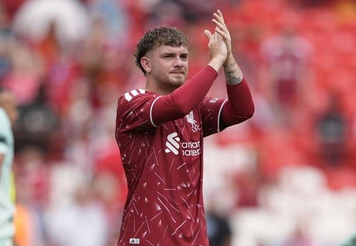 Harvey Elliot rời Liverpool, gia nhập Valencia theo bản hợp đồng dài hạn cùng mức phí chưa tiết lộ.