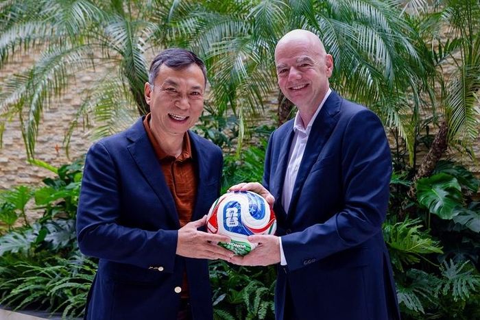  Chủ tịch FIFA Infantino trong chuyến công tác tới Việt Nam. Ảnh: VFF. 