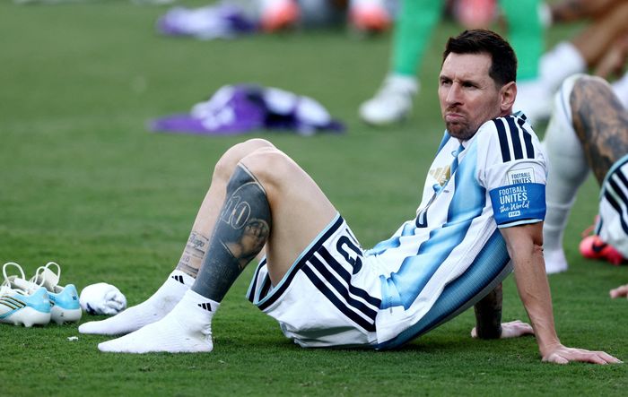 Sự ra đi của Messi mở ra cơ hội để Scaloni xây dựng một đội tuyển pressing đồng bộ và phân bổ trách nhiệm sáng tạo cho nhiều vị trí.