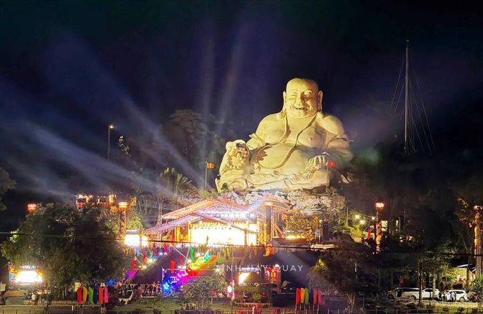 Lễ hội Vu Lan báo hiếu - Thiên Cấm Sơn lần thứ I, năm 2026, thu hút đông đảo người dân và du khách