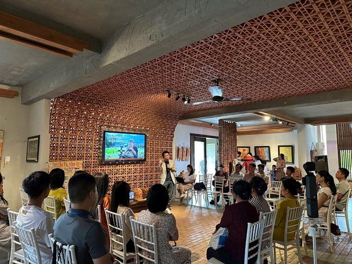 Không gian Công viên Đất nung Thanh Hà trở thành nơi để trải nghiệm, thực hành các nội dung tập huấn