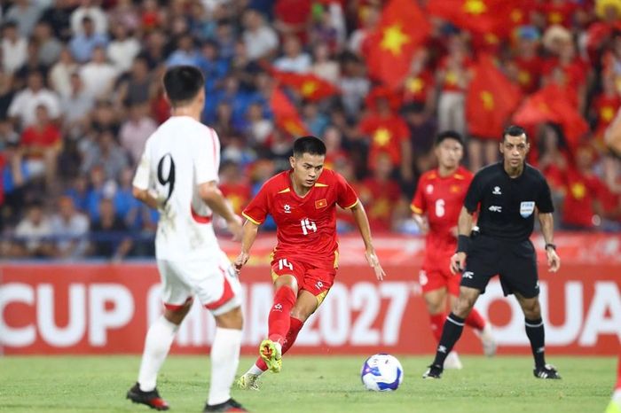 U20 Việt Nam (áo đỏ) sẽ nỗ lực rất nhiều ở 2 trận đấu còn lại
