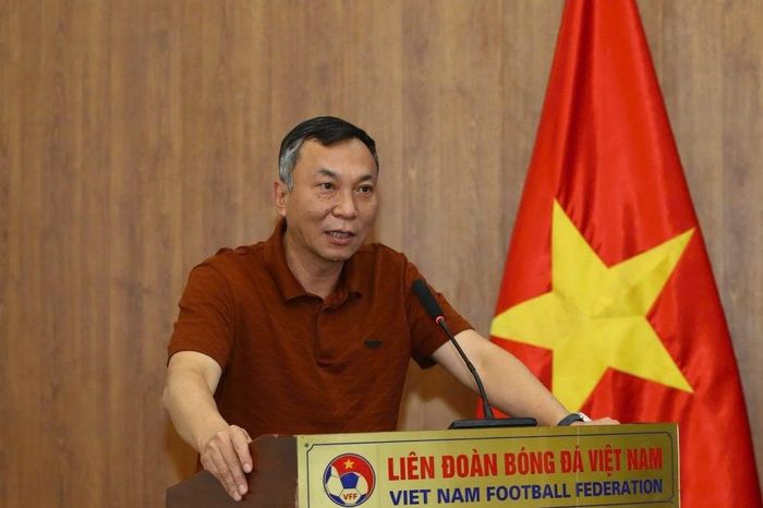 Chủ tịch VFF Trần Quốc Tuấn phát biểu tại buổi lễ