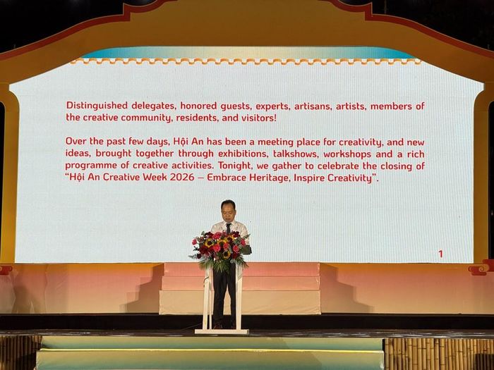 Ông Phạm Phú Ngọc, Giám đốc Trung tâm Bảo tồn Di sản Văn hóa thế giới Hội An phát biểu tại đêm bế mạc
