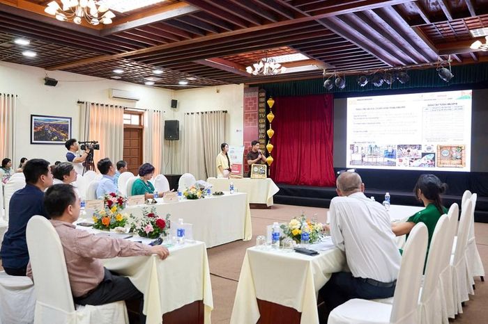 Trước đó, ngày 29.8, các tác giả, tác phẩm lọt vào vòng chung khảo cuộc thi đã có buổi thuyết trình về tác phẩm trước Hội đồng giám khảo