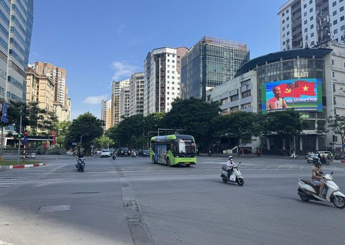 Hình ảnh giao thông tại nút giao Lê Văn Lương với Hoàng Đạo Thúy sáng ngày 1/9/2026 khá là thông thoáng. Ảnh: Quốc Lũy - TTXVN