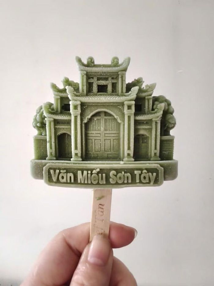 Biểu tượng Văn Miếu Sơn Tây. (Ảnh: Phùng Minh Long)