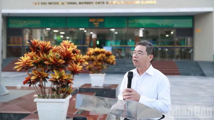 Phó Bí thư Thường trực Đảng ủy phường Lào Cai Trần Văn Thiện phát biểu. (Ảnh: CÔNG HẢI)