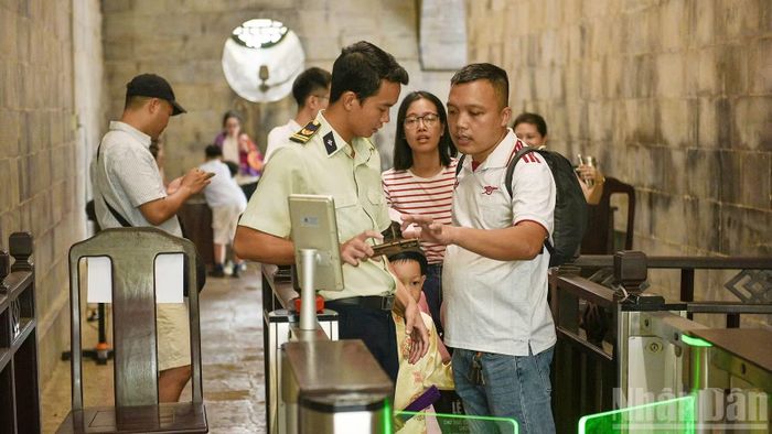 Thời tiết tại Huế khá mát mẻ trong những ngày này. (Ảnh: THANH TÂM)