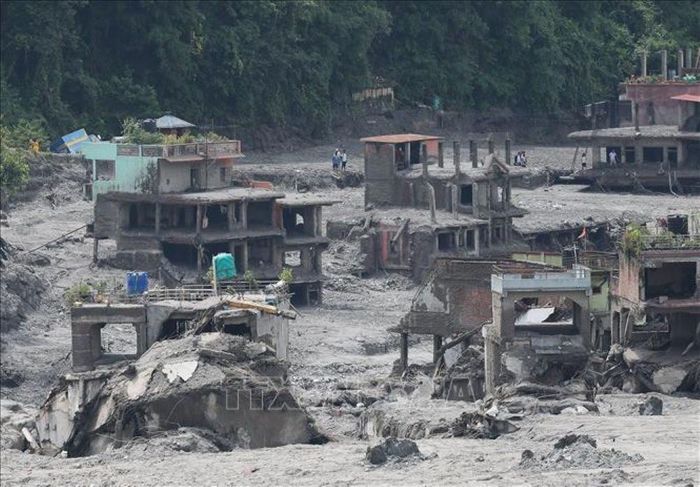 Khu vực bị lũ quét tàn phá tại Bidur, Nepal, ngày 29-8-2026.