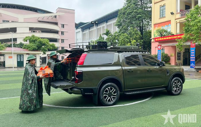  Lữ đoàn 205 luôn bảo đảm phương tiện, vật chất sẵn sàng cơ động thực hiện nhiệm vụ phòng, chống thiên tai, tìm kiếm cứu nạn. 