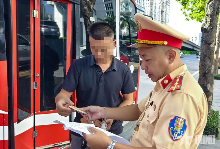  CSGT kiểm soát hoạt động vận tải hành khách.
