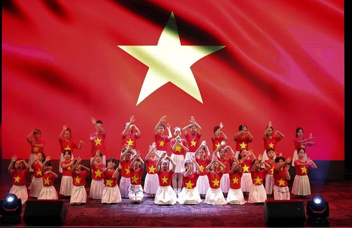 Một tiết mục trong lễ phát động chương trình "Yêu nước theo cách của bạn".
