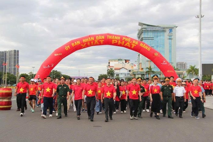 Chương trình "Cùng Việt Nam tiến bước" tại Đà Nẵng