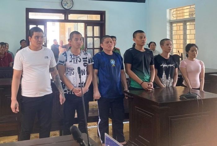 6 bị cáo tại phiên tòa.