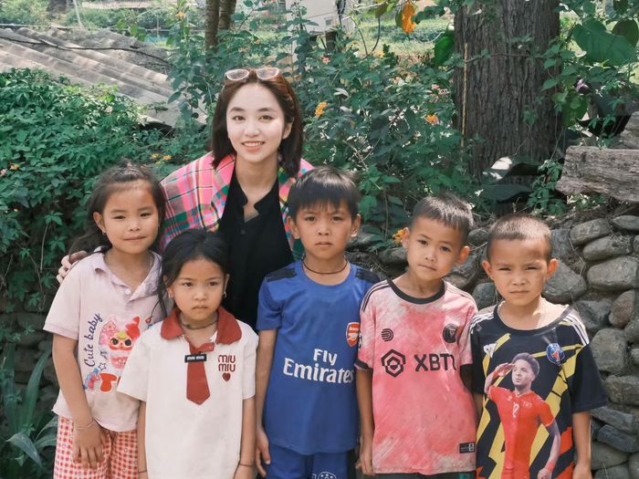 Thu Nga trong chuyến hành trình tới Đèo Khau Phạ cùng dự án truyền thông phát triển xã hội.
