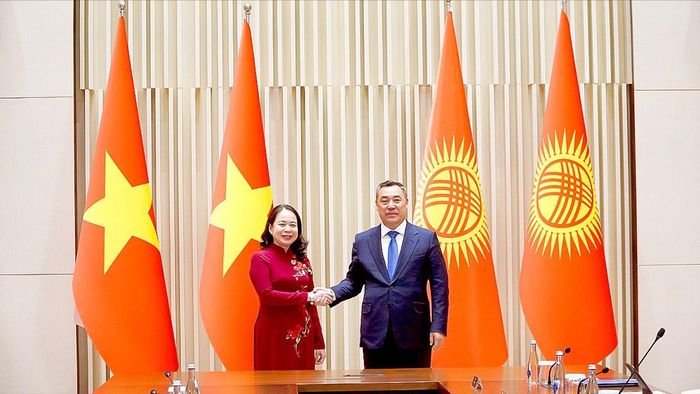  Phó Chủ tịch nước Võ Thị Ánh Xuân gặp Tổng thống Kyrgystan Sadyr Japarov. Ảnh: TTXVN 