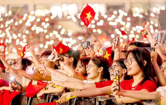  Concert "Tổ quốc trong tim" được đông đảo bạn trẻ đón nhận, yêu thích. Ảnh: BTC 