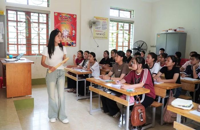 Dự án tiếng Trung về làng của Huyền thu hút nhiều học viên hơn em dự kiến. Ảnh: Hồ Lài