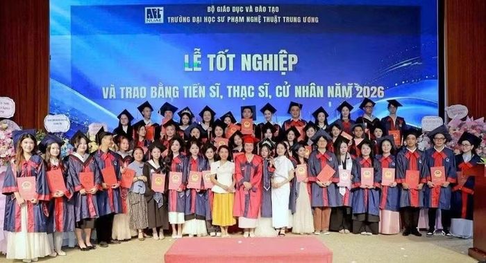 Sinh viên Trường ĐH Sư phạm Nghệ thuật Trung ương tại lễ tốt nghiệp và trao bằng Tiến sĩ, Thạc sĩ và Cử nhân năm 2026.
