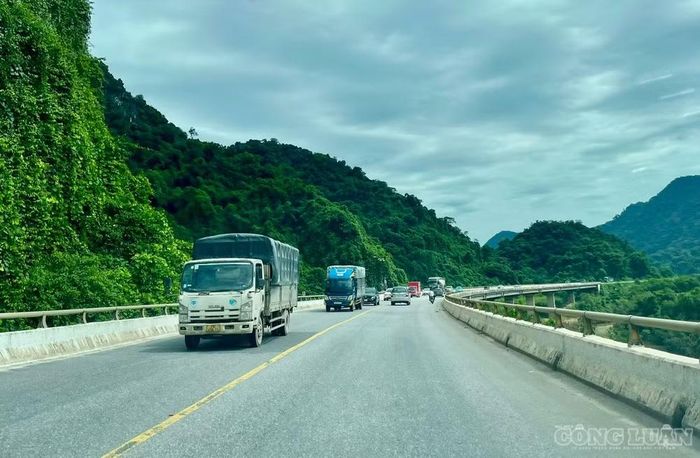 Nhiều tài xế từ các tỉnh miền Trung lựa chọn đường Hồ Chí Minh để trở về Thủ đô sau kỳ nghỉ lễ 2/9.