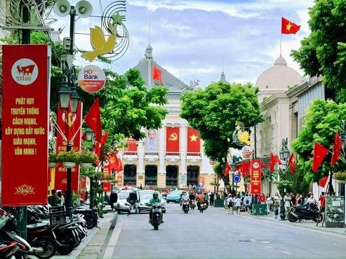 Ngày Quốc khánh 2/9, thời tiết Hà Nội có nắng trong ngày, đêm không mưa. Ảnh: Thuỳ Chi.