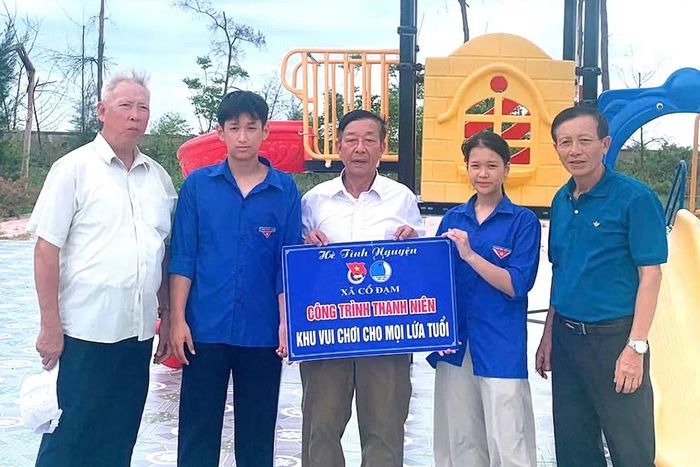 Tuổi trẻ xã Cổ Đạm ra mắt công trình thanh niên khu vui chơi dành cho mọi lứa tuổi tại thôn Nam Mới. Công trình được hoàn thành trong dịp hướng tới Quốc khánh 2/9, góp thêm một không gian sinh hoạt cộng đồng, vui chơi, rèn luyện cho người dân địa phương.