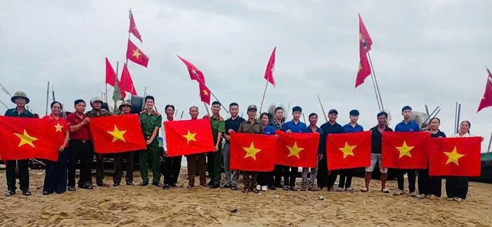 “Các hoạt động chào mừng Quốc khánh 2/9 được Tỉnh Đoàn định hướng triển khai theo hướng thiết thực, phù hợp với từng địa bàn, đơn vị. Bên cạnh tạo không khí vui tươi, phấn khởi, các hoạt động cũng hướng đến việc chăm lo an sinh xã hội, tri ân, giáo dục truyền thống, qua đó bồi đắp lòng yêu nước, niềm tự hào dân tộc và lan tỏa tinh thần xung kích, tình nguyện của tuổi trẻ Hà Tĩnh”, anh Nguyễn Viết Hải Đăng - Phó Bí thư Tỉnh Đoàn, cho hay.