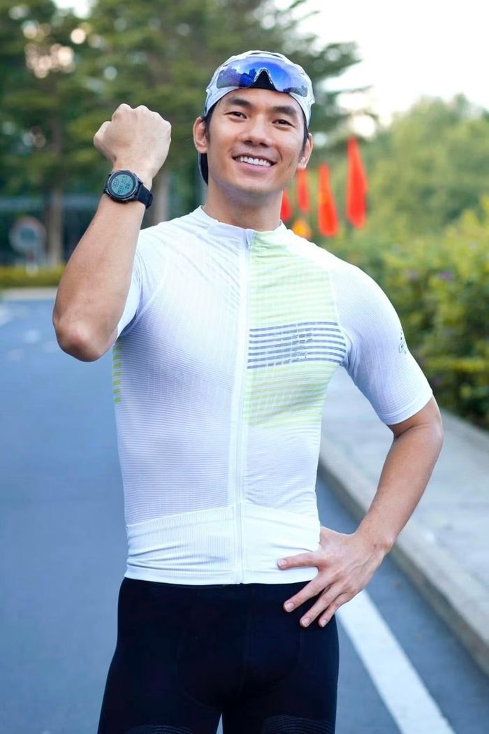 Nam diễn viên từng chia sẻ thời đại học chỉ nặng khoảng 60-61 kg và bắt đầu tập gym với mục tiêu tăng cân, phát triển cơ bắp. Sau nhiều năm, việc tập luyện ngoài xây dựng cơ thể săn chắc, đó còn là một phần trong sinh hoạt thường ngày của anh.