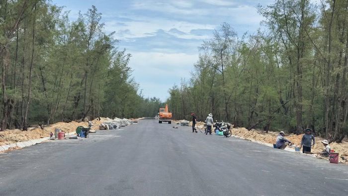 Tuyến có nền đường rộng 12m.