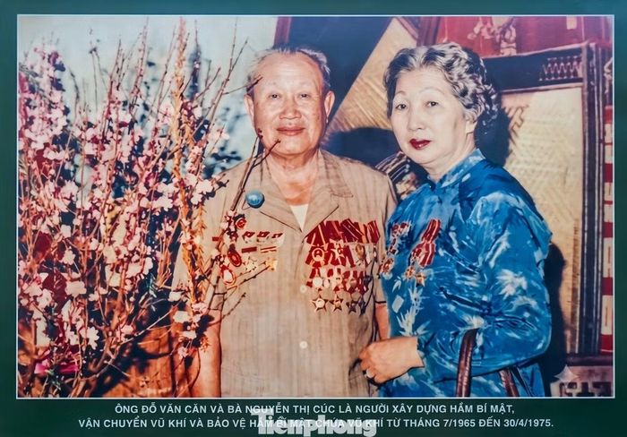  Vợ chồng ông Đỗ Văn Căn và bà Nguyễn Thị Cúc là chủ nhân của ngôi nhà. (﻿Ảnh: Nguyễn Tiến chụp lại) 