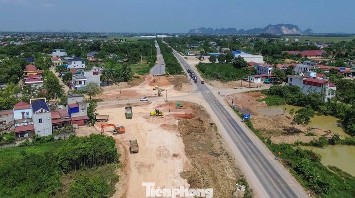 Theo Sở Xây dựng Thanh Hóa, sau thời gian đình trệ, vừa qua, dự án đã được điều chỉnh chủ trương, gia hạn thi công đến ngày 30/11/2027 nhằm đảm bảo đầy đủ cơ sở pháp lý để tiếp tục triển khai.