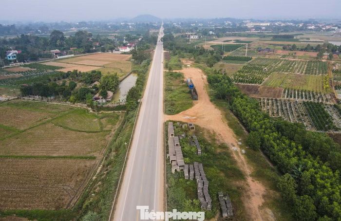 Đây là những dự án giao thông quan trọng giúp rút ngắn khoảng cách và thời gian di chuyển từ trung tâm Thanh Hóa đến sân bay Thọ Xuân, tạo thành trục cảnh quan đô thị cho việc phát triển mở rộng về phía Tây, góp phần hoàn thiện hạ tầng giao thông khu vực. Tuy nhiên, từ năm 2021 đến nay, một bên đường đã hoàn thiện, xe cộ lưu thông thuận tiện, trong khi nhiều khu vực ven tuyến còn lại phải dừng thi công do thiếu vốn và vướng mắc trong công tác giải phóng mặt bằng (GPMB).
