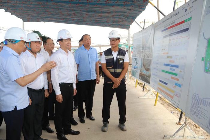 Bí thư Tỉnh ủy An Giang Lê Quang Tùng và đoàn công tác kiểm tra tiến độ công trình phục vụ APEC.