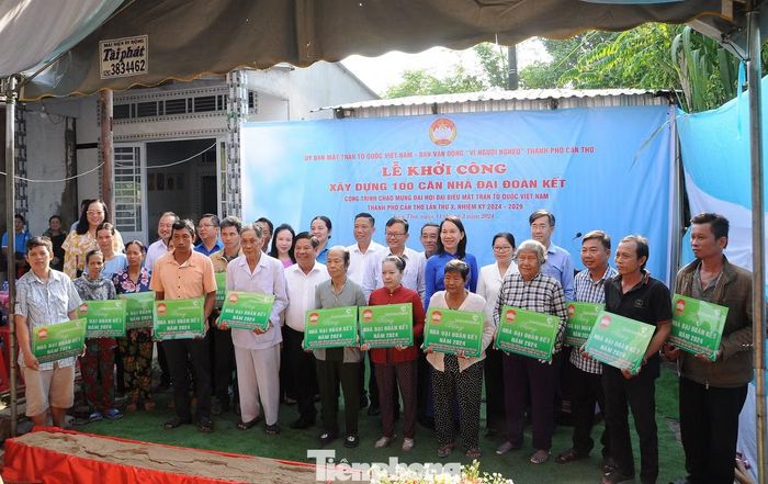 UBND TP. Cần Thơ chi 53 tỷ đồng hỗ trợ hơn 500 hộ người có công xây, sửa nhà.